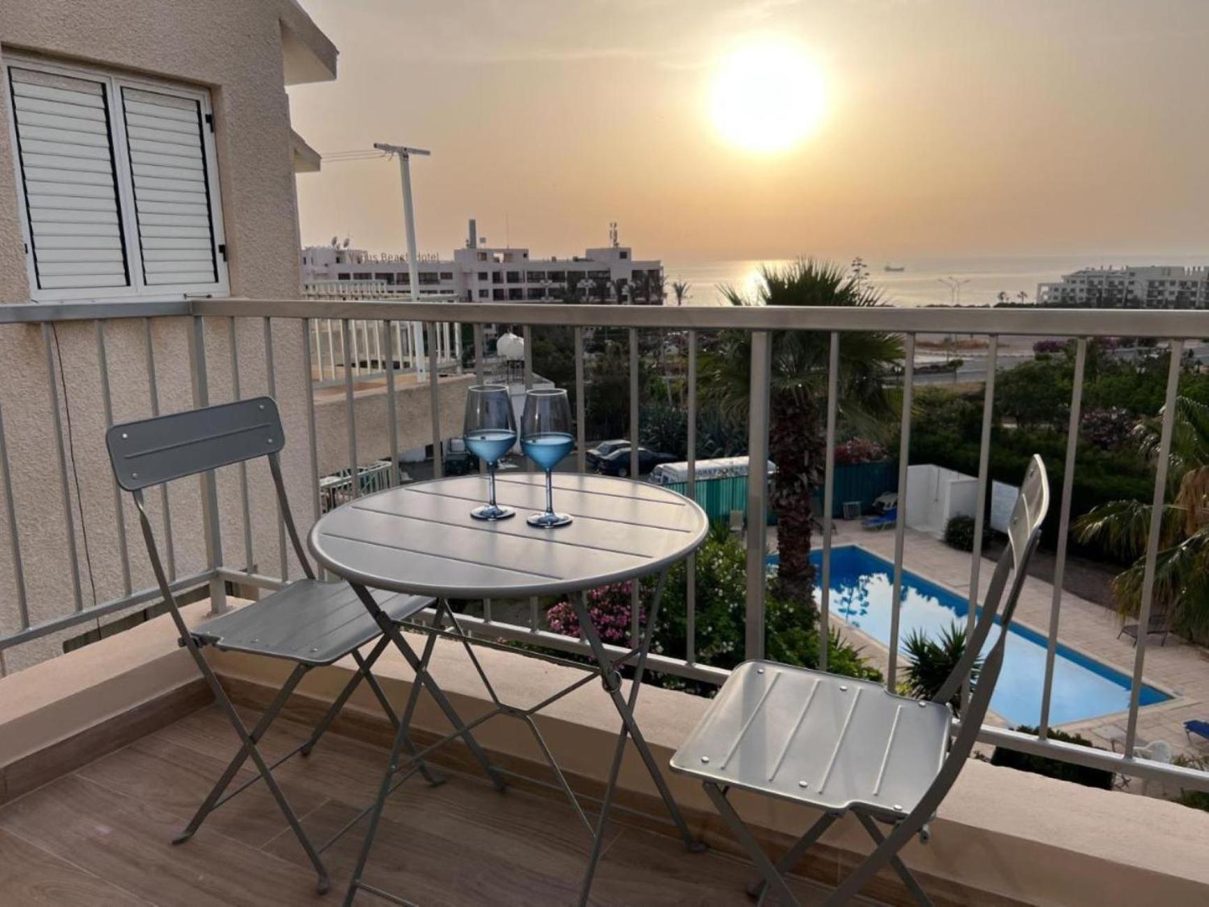 H&O Diamond Complex Sea View Apartment Paphos Exterior foto